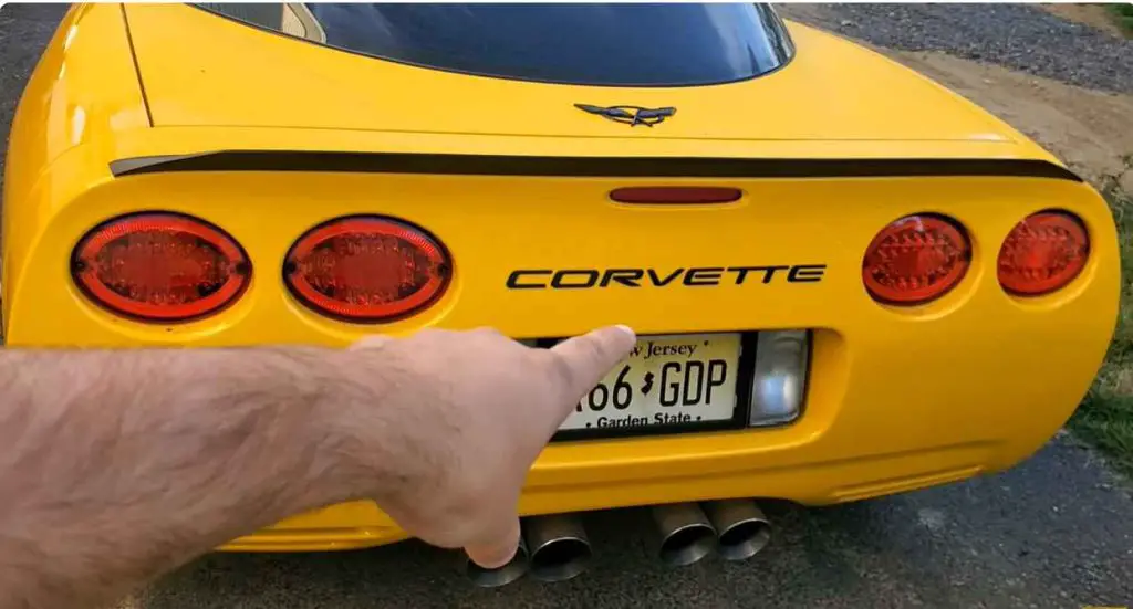 C5 Corvette Rear Side Marker Bulb Replacement: Brighten Your Drive in 5 Easy Steps!