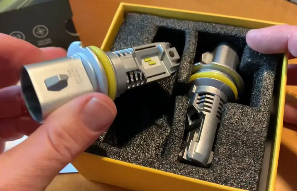 Nissan Xterra Headlight Bulb Replacement