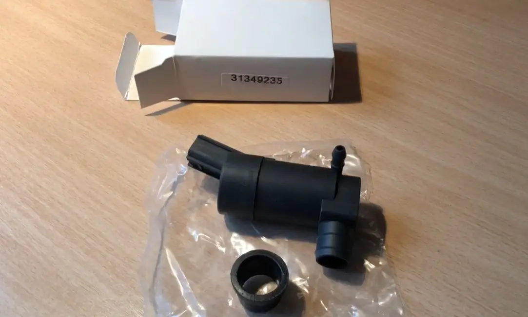 BMW E46 Headlight Removal Including Washer Jet