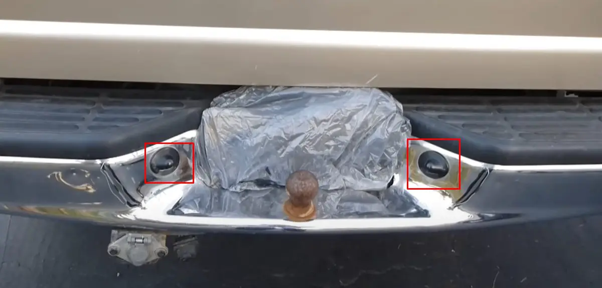 2011 Infiniti Qx56 License Plate Bulb Replacement by Expert way