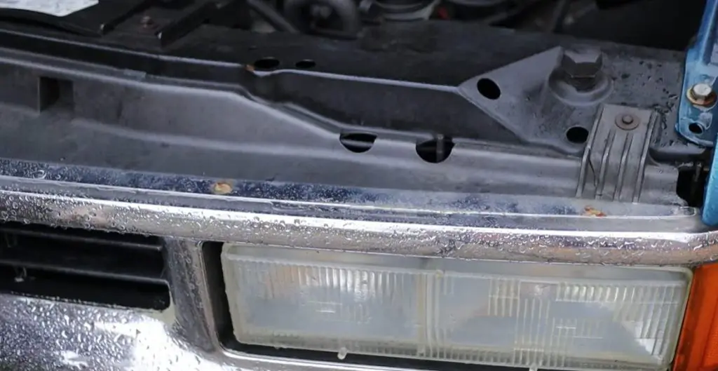 How to Change Headlight Bulb 98 Chevy Pickup?