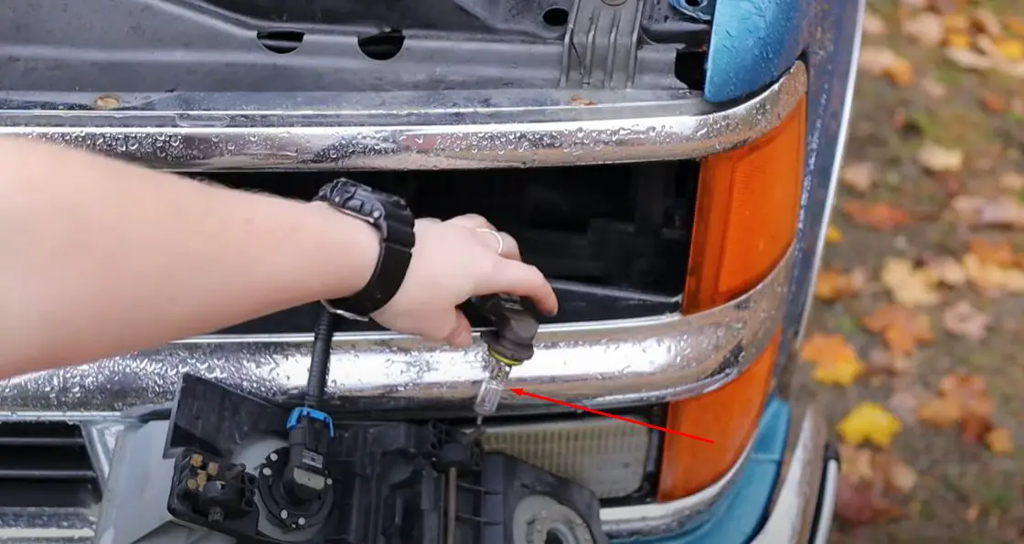 Identifying The Headlight Bulb Type For 98 Chevy Pickup